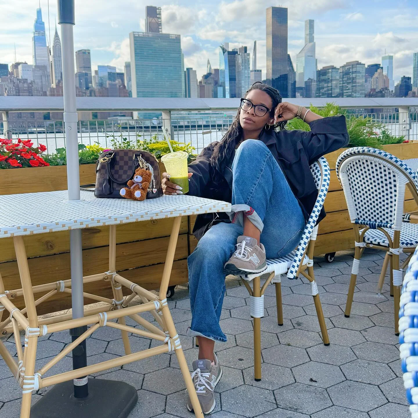 fall 2026 outfits for black women Relaxed Denim And Sneakers For Everyday City Comfort