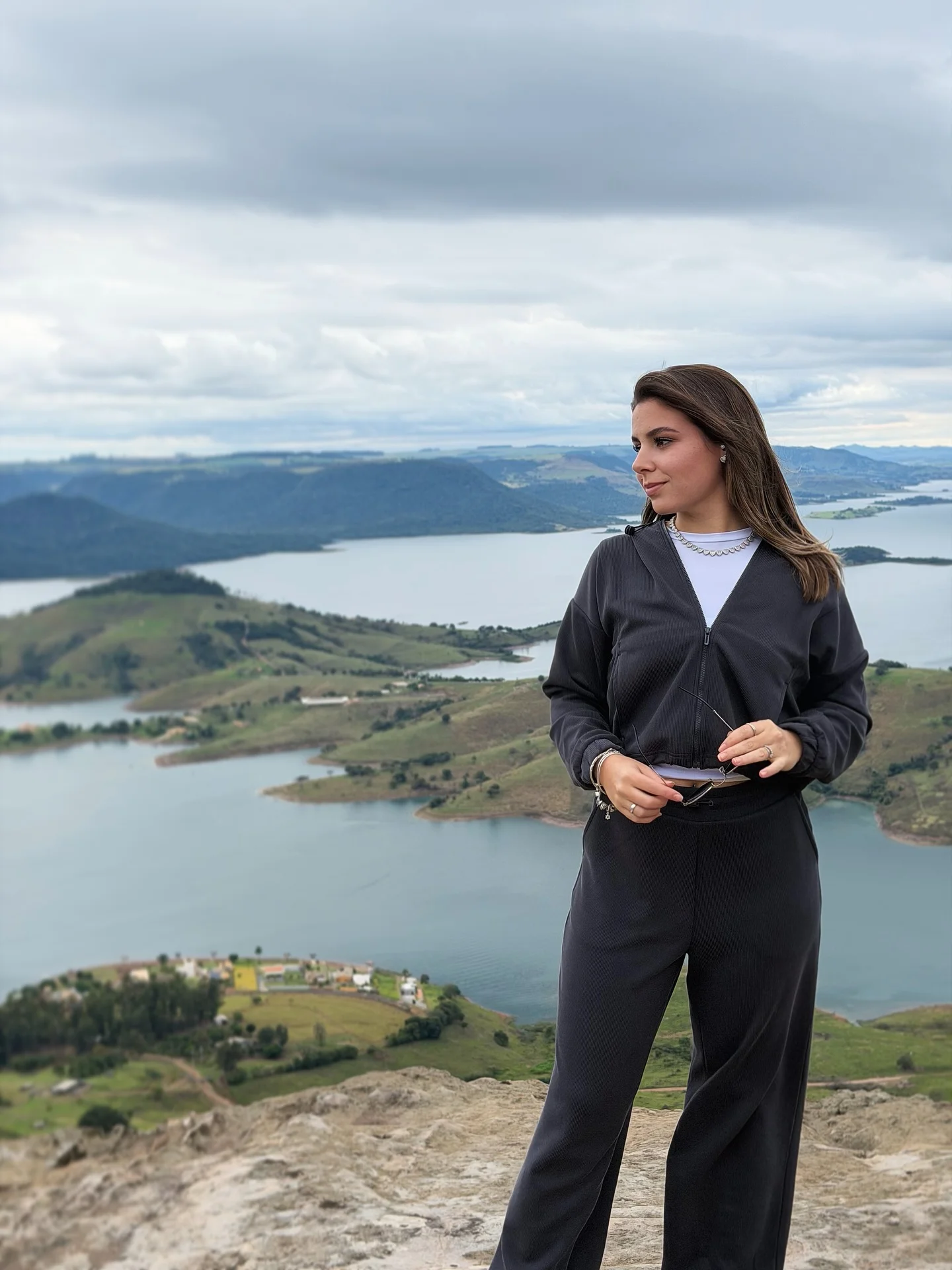 comfortable fall travel outfits 2026 Monochrome Comfort With Scenic Appeal