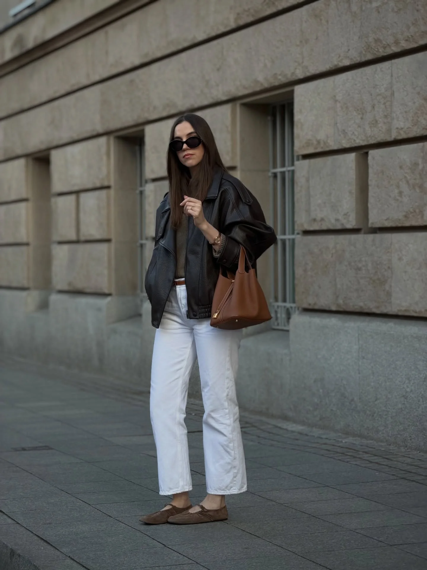 fall outfits ideas 2026 Relaxed Leather And White Denim For Modern City Days